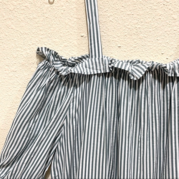 Plus Size Boho Cold Shoulder Top (NWT) - Picture 4 of 7